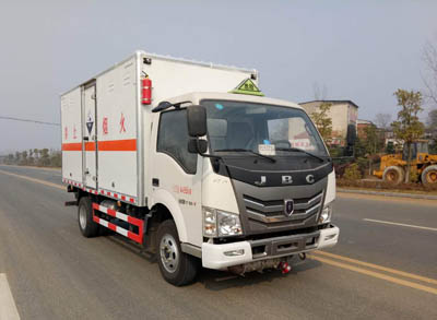 大力牌DLQ5040XFWSY型腐蝕性物品廂式運(yùn)輸車(chē)
